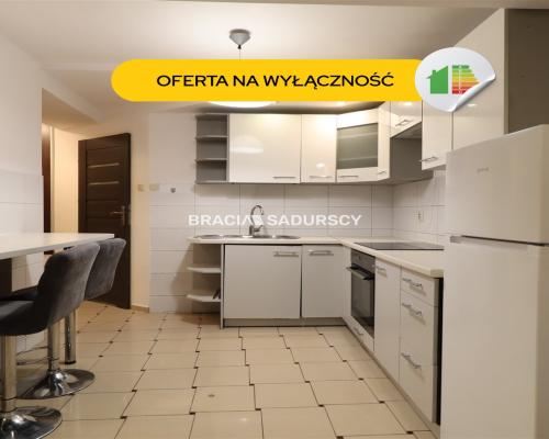 Lokal użytkowy o pow. 45 m 2  blisko centrum i krakowskich uczelni      Oferujemy na sprzedaż lokal użytkowy o powierzchni 45