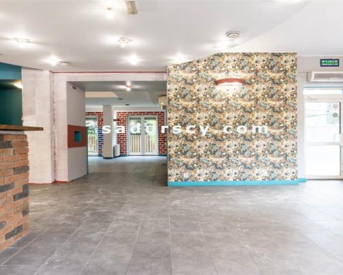 Piękny lokal użytkowy   106m 2  z małym ogródkiem,   na parterze   w Piasecznie / Nowej Iwicznej, z trzema własnymi miej