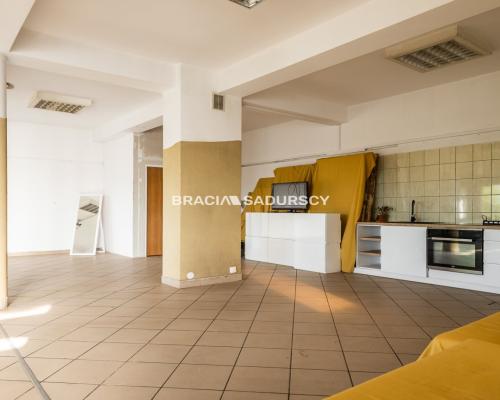Lokal do wynajęcia w Centrum miejscowości Radziszów.   Mam przyjemność zaoferować Państwu lokal do wynajęcia  o powierz