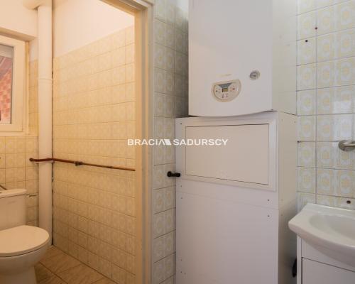 Lokal handlowo-usługowy 77,3 m², parking, Skawina