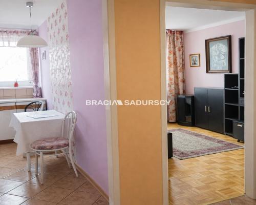 Garaż, 3 pokoje i osobna kuchnia. Wrocławska