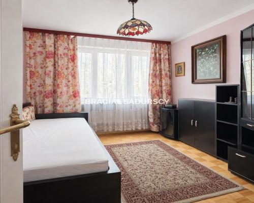 Garaż, 3 pokoje i osobna kuchnia. Wrocławska