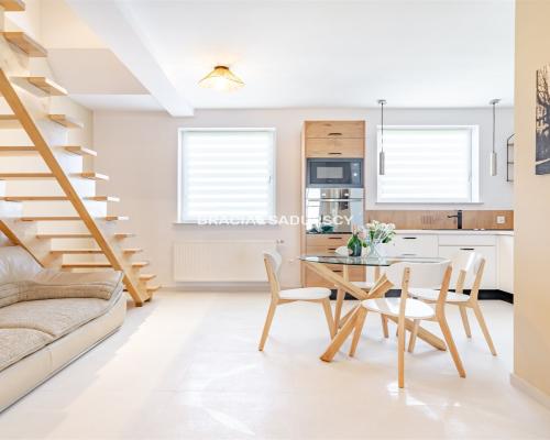 3 pokoje, 2-poziomy, balkon, zamknięte osiedle