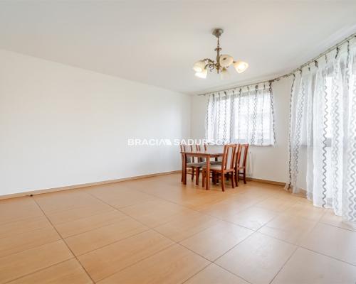 2 pok (oddzielne)  48m2 z garazem