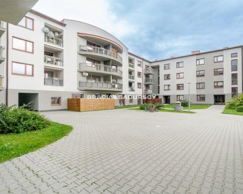 2 pok (oddzielne)  48m2 z garazem
