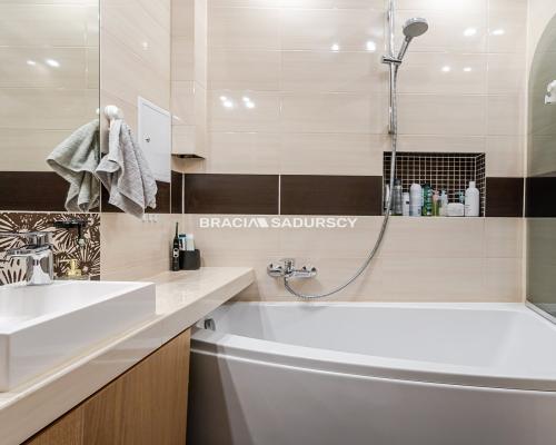 2 pokoje | 51,32 m² | duży balkon | os. Handlowe |