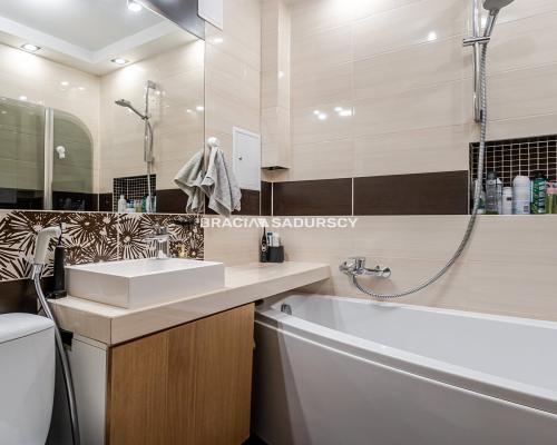 2 pokoje | 51,32 m² | duży balkon | os. Handlowe |