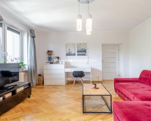 2 pok/ os. kuchnia/ balkon/ ul. Królewska.