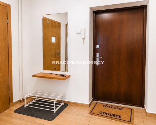 1 pok 30 m2 z ddzielna jasna kuchnia Krowodrza