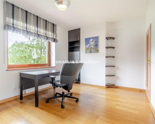 3-pokojowe mieszkanie 68 m² z2balkonami | Mydlniki