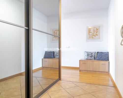 3-pokojowe mieszkanie 68 m² z2balkonami | Mydlniki
