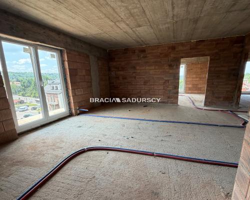 3 pok 65m2 ostatnie piętro 2 balkony winda