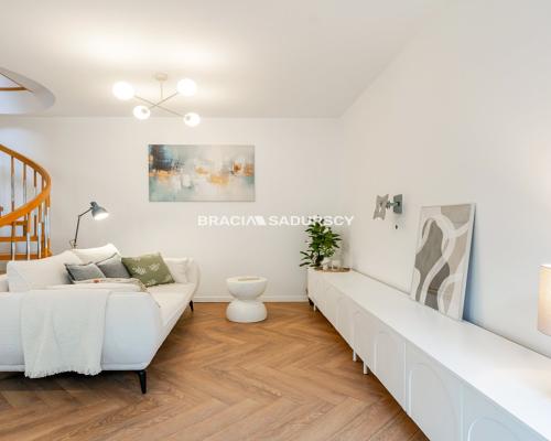 Eleganckie 2-poziomowe na Woli Justowskiej, garaż