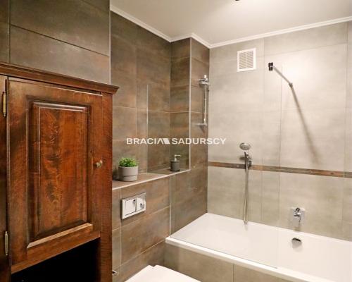 Zakopane - nowoczesne 2 pokoje 53 m² z balkonem, widokiem i SPA w budynku!    Oferujemy nowoczesne, stylowe  2-pokojowe