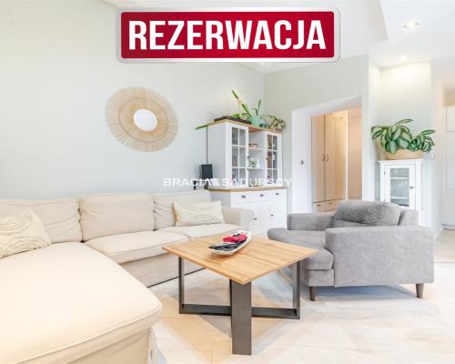Kliny, ul. Borkowska. Starannie wykończone 2 pokojowe mieszkanie - 46,40 m 2 , z dużym balkonem.   Mieszkanie usytuowane na 3