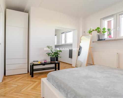 Kraków, al. Grottgera, Krowodrza - mieszkanie 39 m² z balkonem i garażem.   Na sprzedaż dwupokojowe mieszkanie o