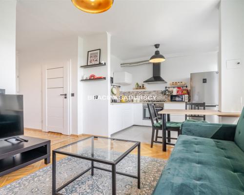 Kraków, al. Grottgera, Krowodrza - mieszkanie 39 m² z balkonem i garażem.   Na sprzedaż dwupokojowe mieszkanie o