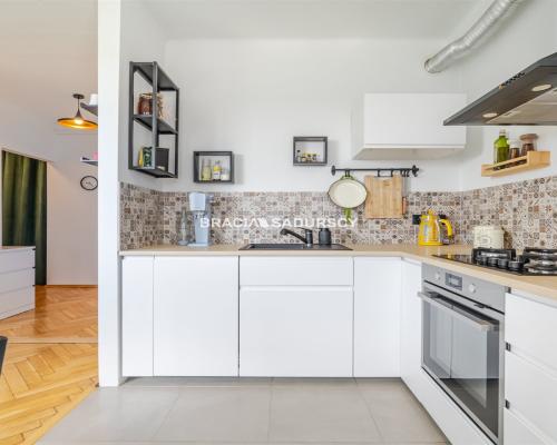 Kraków, al. Grottgera, Krowodrza - mieszkanie 39 m² z balkonem i garażem.   Na sprzedaż dwupokojowe mieszkanie o
