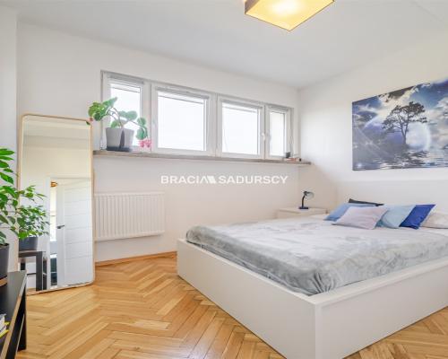 Kraków, al. Grottgera, Krowodrza - mieszkanie 39 m² z balkonem i garażem.   Na sprzedaż dwupokojowe mieszkanie o