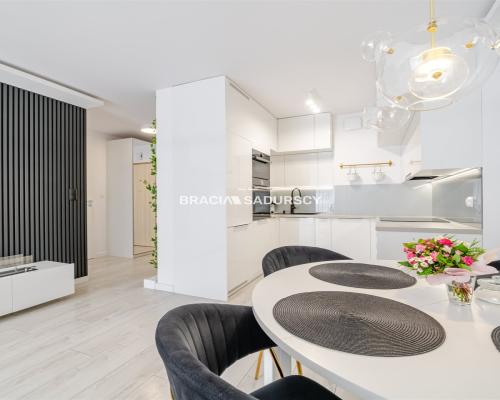 NOWOCZESNY GUSTOWNY APARTAMENT, UL. FATIMSKA