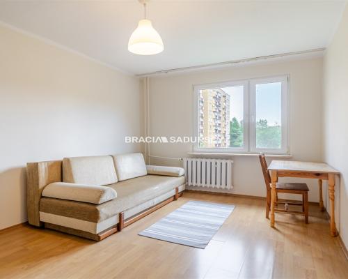 Przestronne 4-pokojowe mieszkanie | Czyżyny | Balkon | 4 piętro    Na sprzedaż przestronne, rozkładowe 4-pokojowe mieszkanie