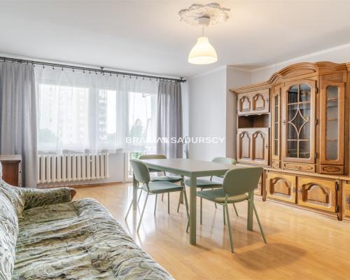 Przestronne 4-pokojowe mieszkanie | Czyżyny | Balkon | 4 piętro    Na sprzedaż przestronne, rozkładowe 4-pokojowe mieszkanie