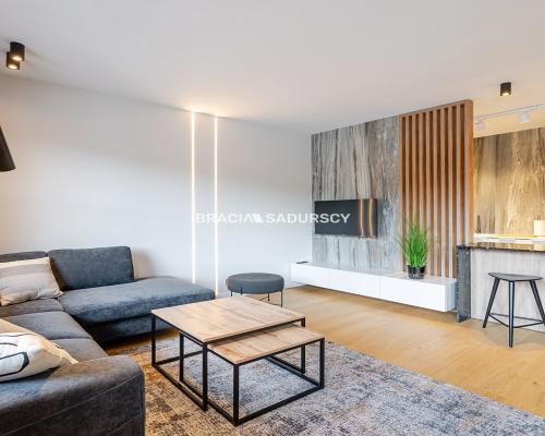 2 pok/ Balkon/ wysoki standard/ Królowej Jadwigi.