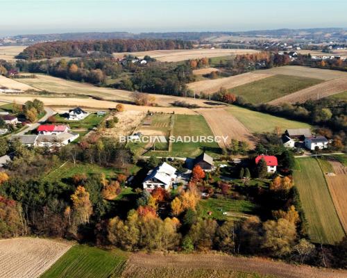 Wolnostojący dom ok. 600 m2