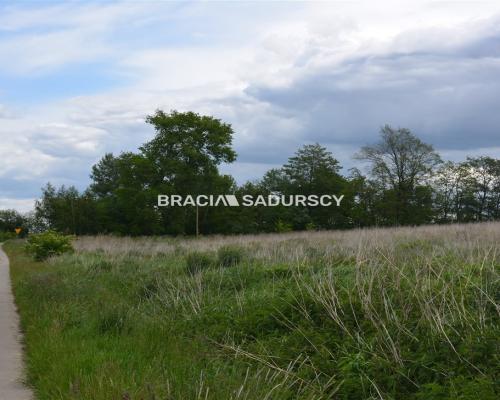 Działka w całości budowlana o pow.: 1464 m2