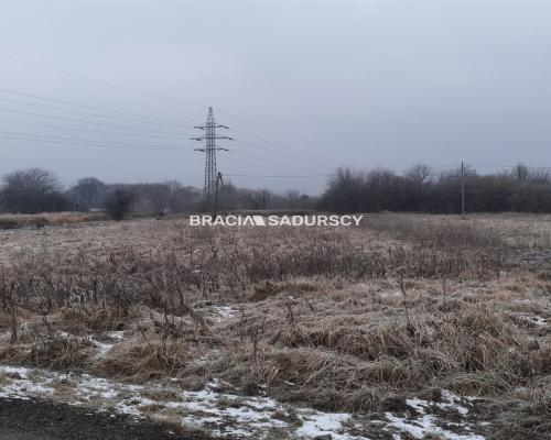 Działka rolna w centrum Krakowa     Działka rolna o powierzchni 33 a położona na terenie objętym miejscowym planem zagospodar