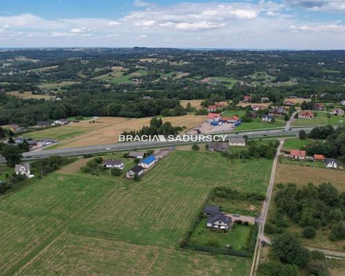 Działka usług komercyjnych w Głogoczowie gm. Myślenice       Oferujemy do sprzedaży atrakcyjną działkę usługową o powierzchn