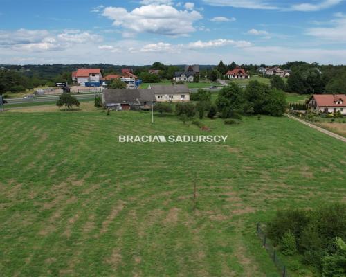 Działka usług komercyjnych w Głogoczowie gm. Myślenice       Oferujemy do sprzedaży atrakcyjną działkę usługową o powierzchn