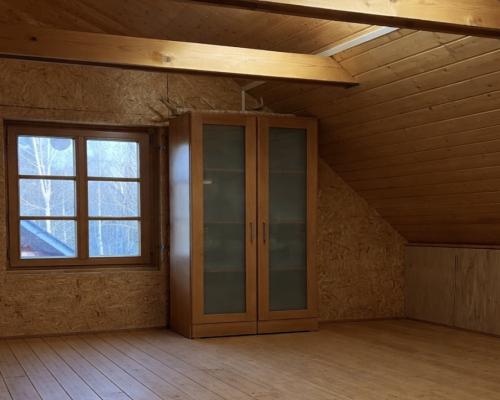 Drewniany dom premium nad stawem | 1 ha | Sauna |