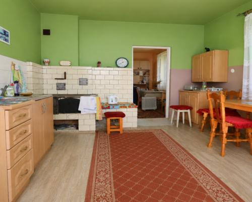 DOM W ZIELONEJ OKOLICY