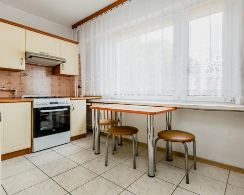 Przestronne 2 pokoje, pierwsze piętro