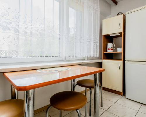 Przestronne 2 pokoje, pierwsze piętro