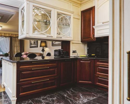 Dwupoziomowy Apartament z Panoramą na Jezioro