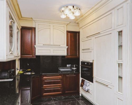 Dwupoziomowy Apartament z Panoramą na Jezioro