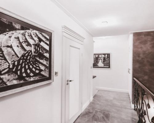 Dwupoziomowy Apartament z Panoramą na Jezioro