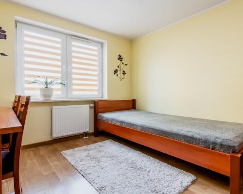 3 pokoje | parter | ogrodzona posesja
