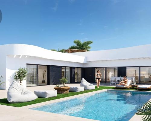 Willa z basenem przy La Finca Golf Resort