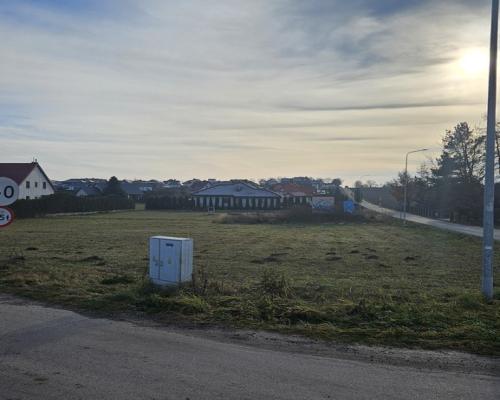 Kalinówka, 23ar, budowlana, media