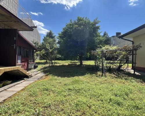 Dwa domy (165 m2) na działce w centrum Zwolenia.