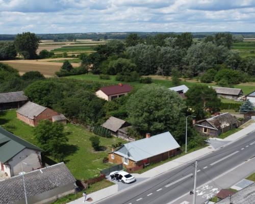 Drewniany dom na działce w Świeciechowie Dużym.