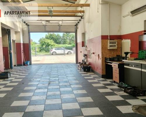 Lokal pod usługi komercyjne z parkingiem