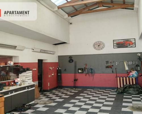 Lokal pod usługi komercyjne z parkingiem
