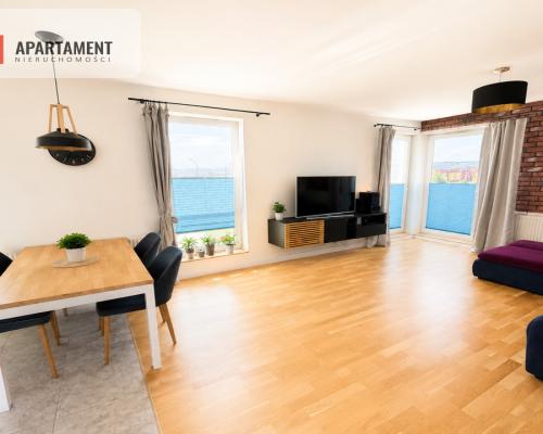72m2, 3 pokoje, balkon, hala garażowa