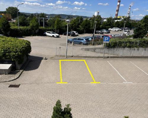 72m2, 3 pokoje, balkon, hala garażowa
