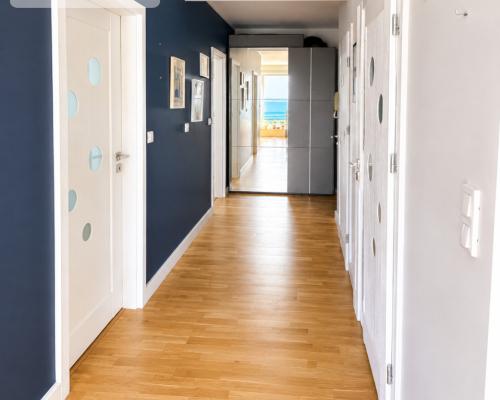 72m2, 3 pokoje, balkon, hala garażowa