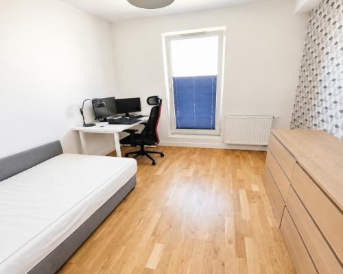 72m2, 3 pokoje, balkon, hala garażowa